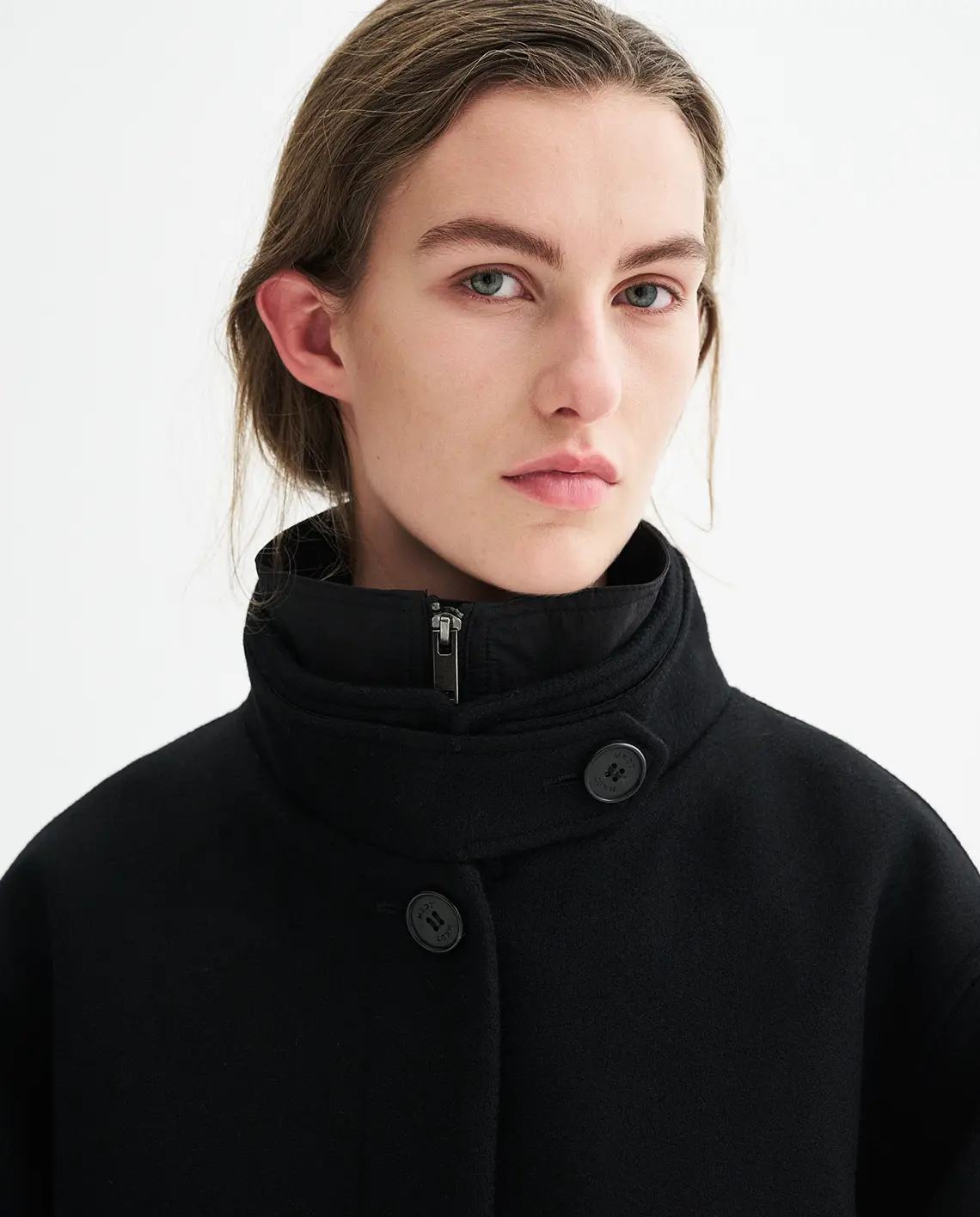 MKDT_Studio_Julia_Black_Model_Details_LittleColumbine MKDT_Studio_Julia_Black_Model_Details_LittleColumbine