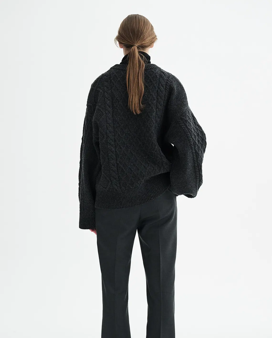 MKDT_Studio_Komoro_GreyMelange_Model_Back_LittleColumbine MKDT_Studio_Komoro_GreyMelange_Model_Back_LittleColumbine