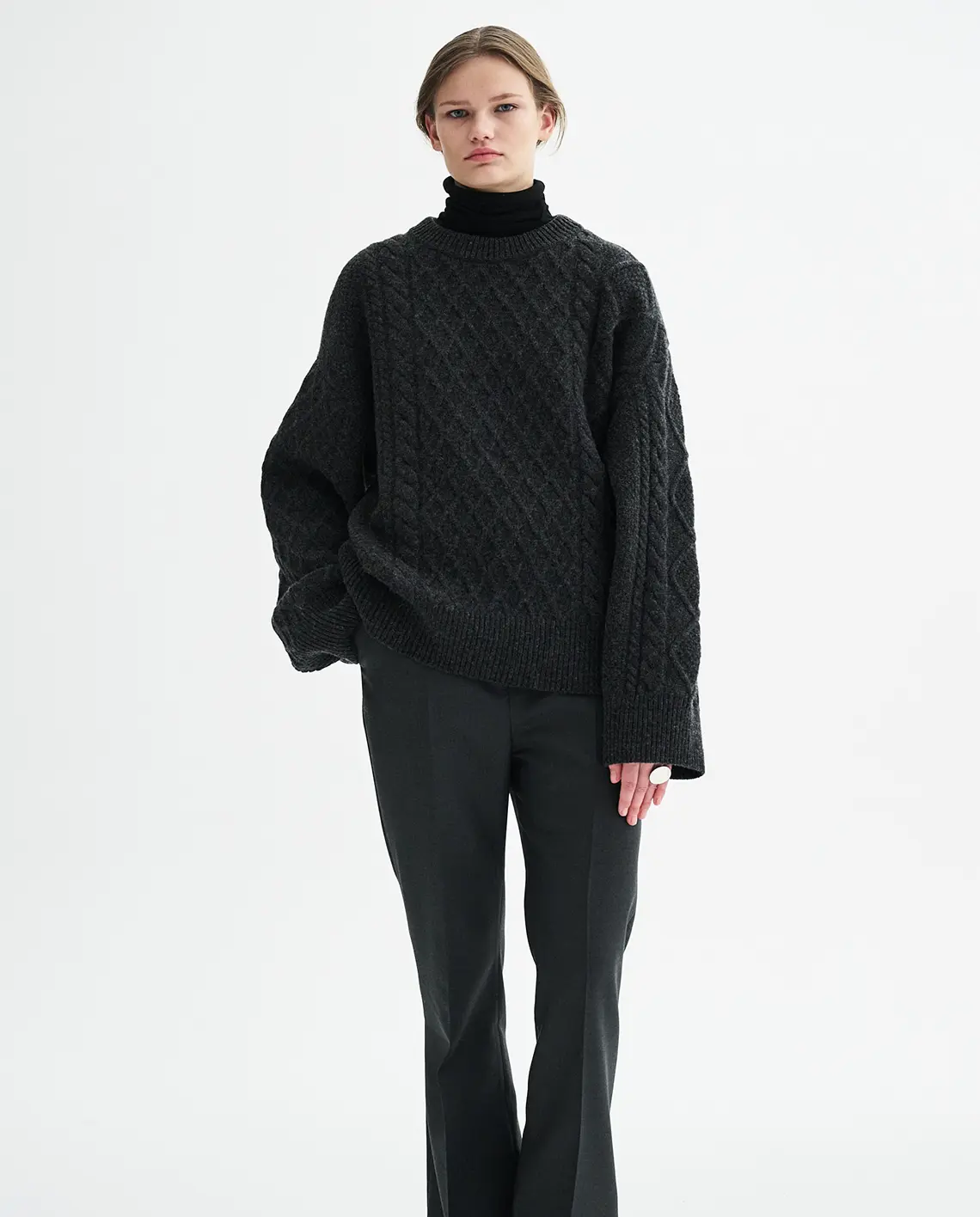 MKDT_Studio_Komoro_GreyMelange_Model_Front_LittleColumbine MKDT_Studio_Komoro_GreyMelange_Model_Front_LittleColumbine