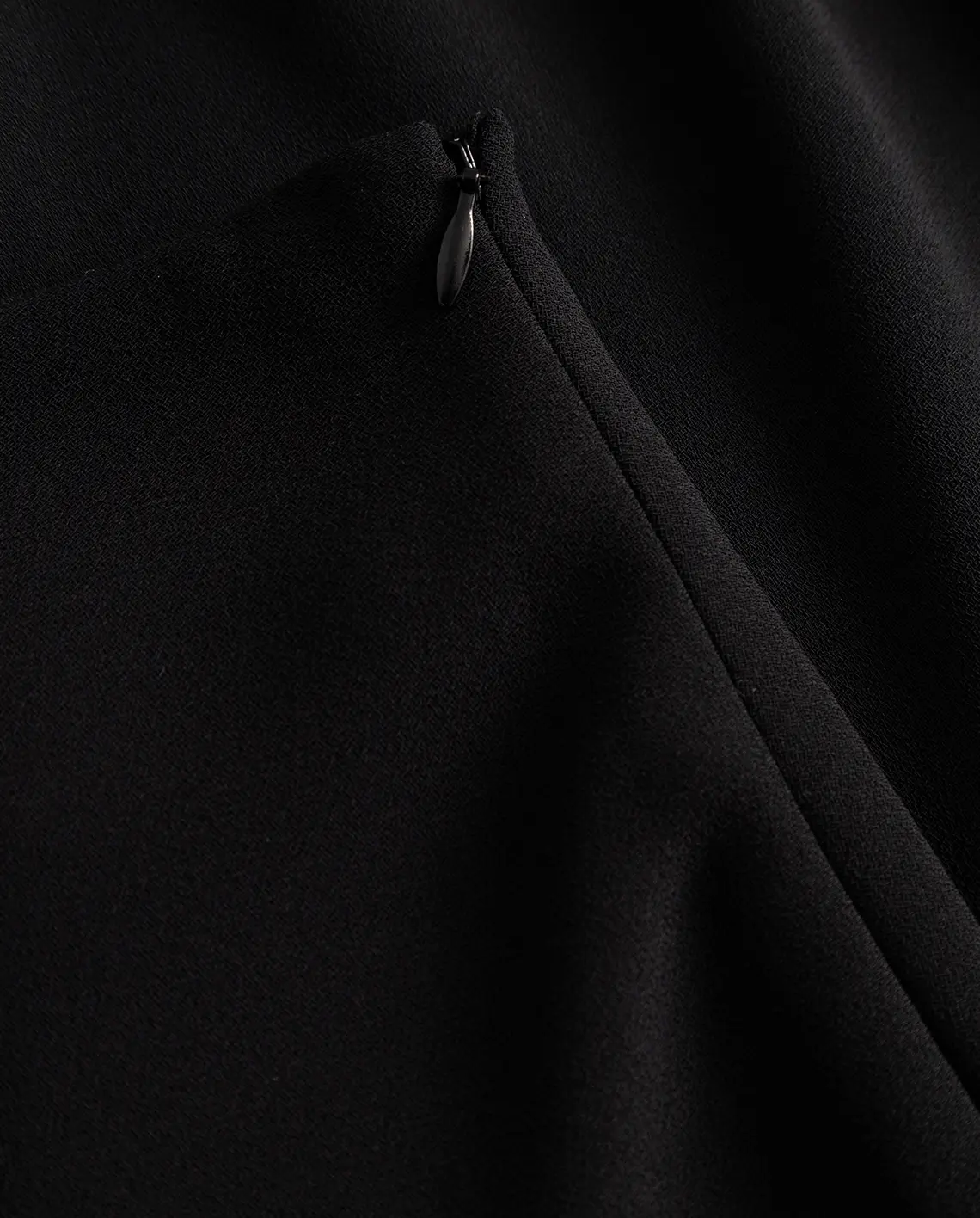 MKDT_Studio_Nimo_Black_Zip_LittleColumbine MKDT_Studio_Nimo_Black_Zip_LittleColumbine