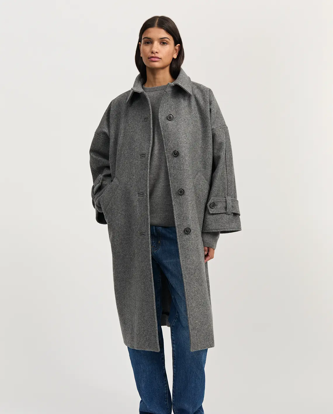 Aiayu_Jo_Coat_Loden_Pure_Grey_Model_LittleColumbine