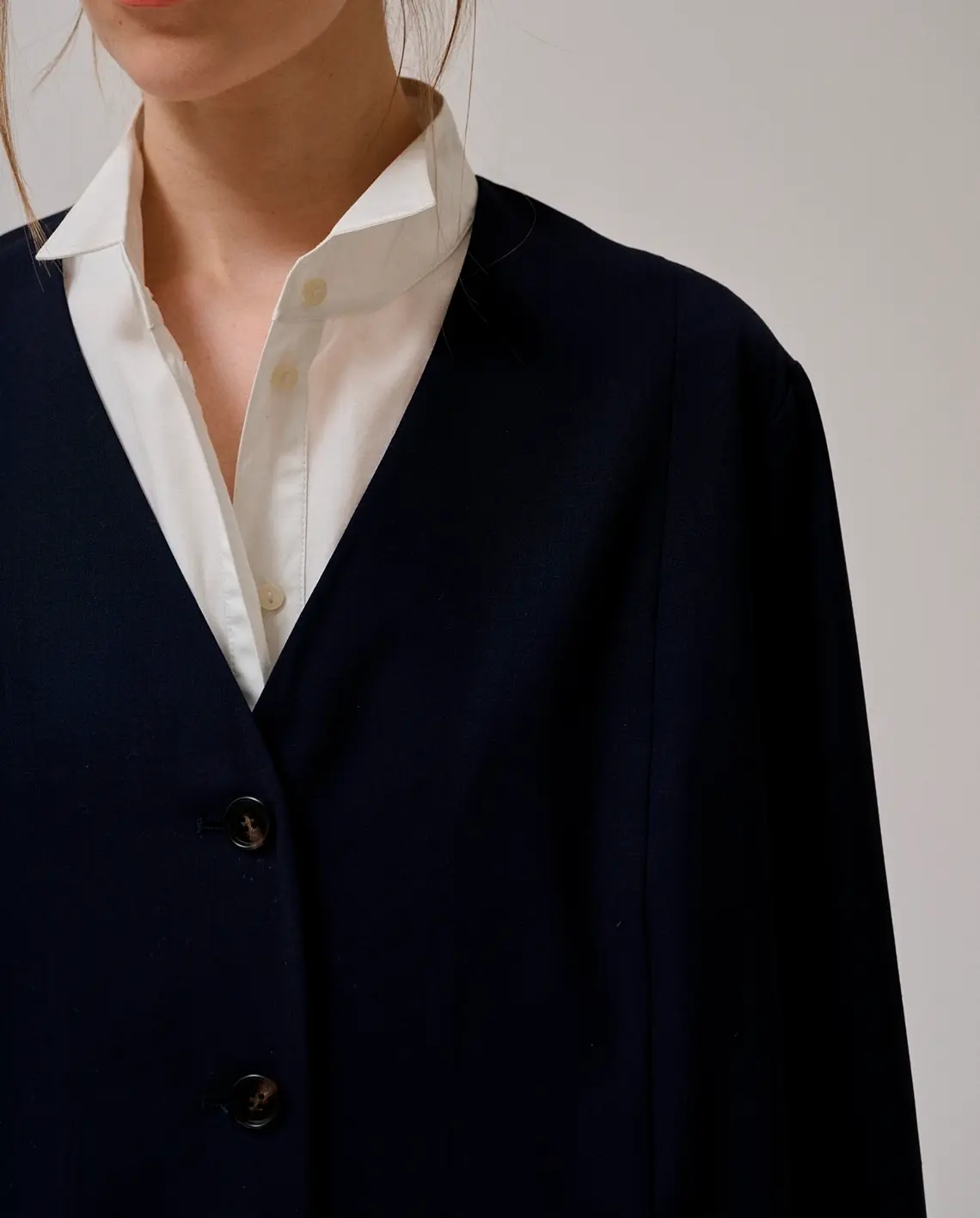 Anne-mi_Hazy_Ls_Blazer_Dark_Navy_Model_Details_LittleColumbine Anne-mi_Hazy_Ls_Blazer_Dark_Navy_Model_Details_LittleColumbine