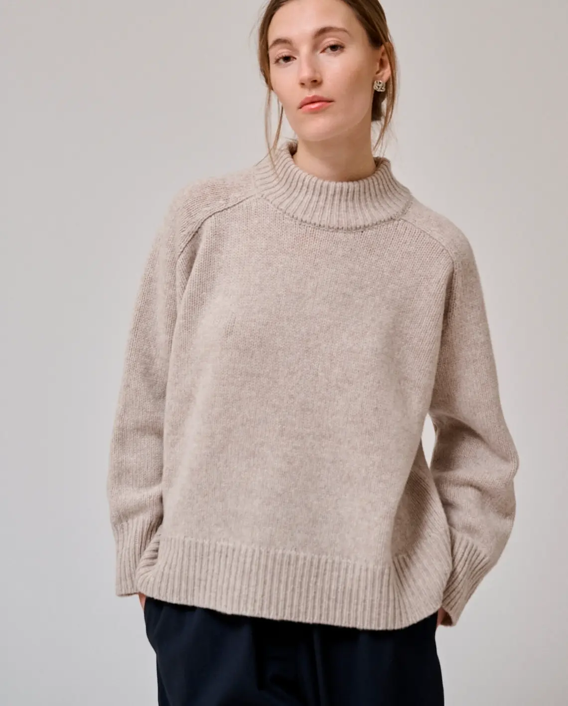 Anne-mi_Valley_Knit_Jumper_Nature_White_Melange_Model_LittleColumbine