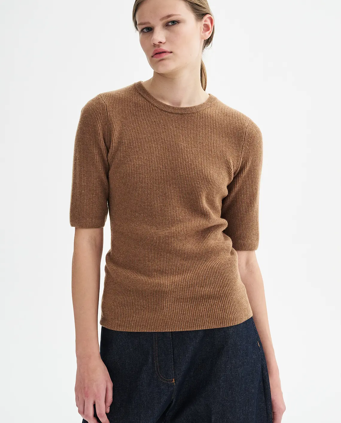 Mkdt_Studio_Kami_Cashmere_Praline_Model_LittleColumbine
