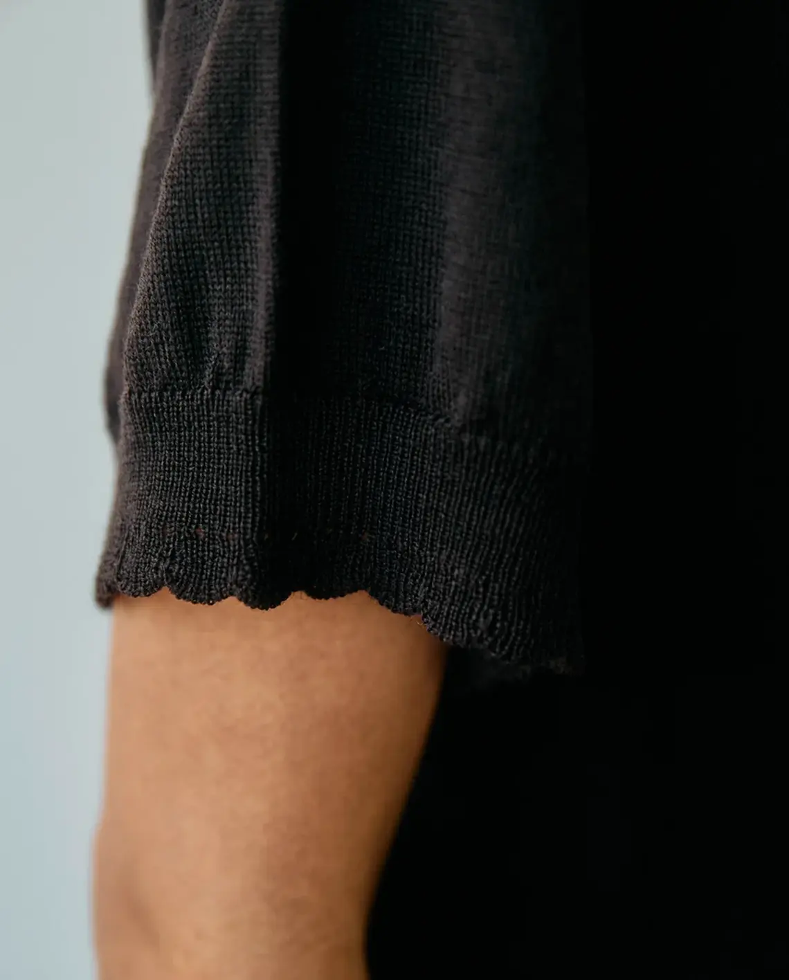 ProemParades_Anna_Wool_SS_Tee_Espresso_Model_Details_LittleColumbine ProemParades_Anna_Wool_SS_Tee_Espresso_Model_Details_LittleColumbine
