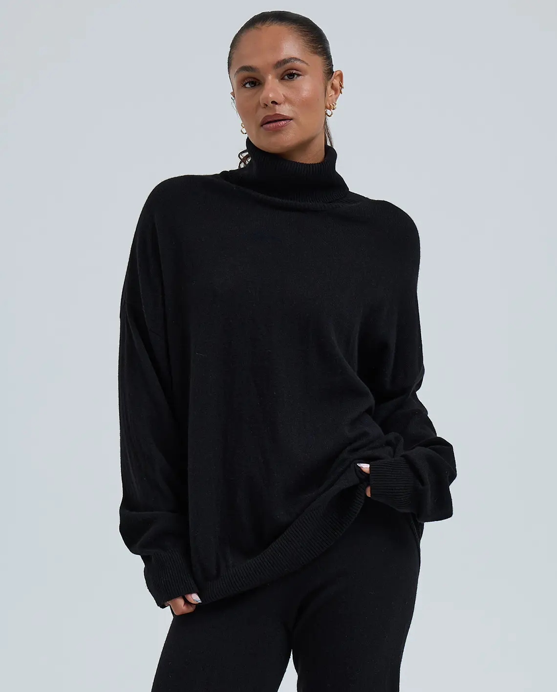SeamlessBasic_Wool_Cashmere_Rool_Neck_Model_Black_LittleColumbine SeamlessBasic_Wool_Cashmere_Rool_Neck_Model_Black_LittleColumbine