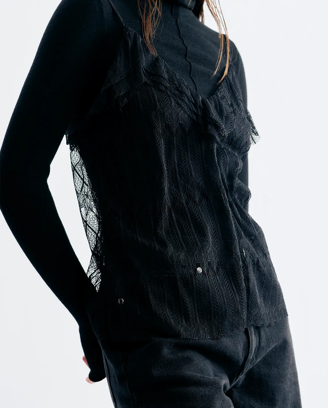 Lovechild_Aubrey_Top_Black_Model_LittleColumbine