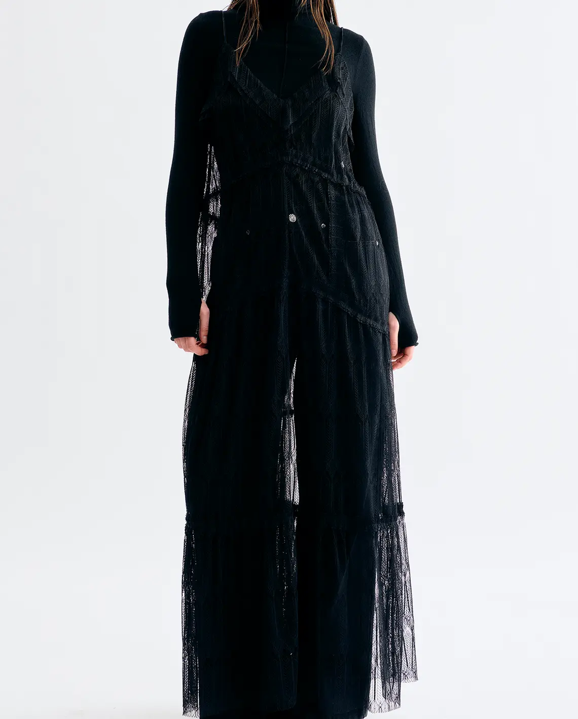 Lovechild_Catalina_Dress_Black_Model_Details_LittleColumbine