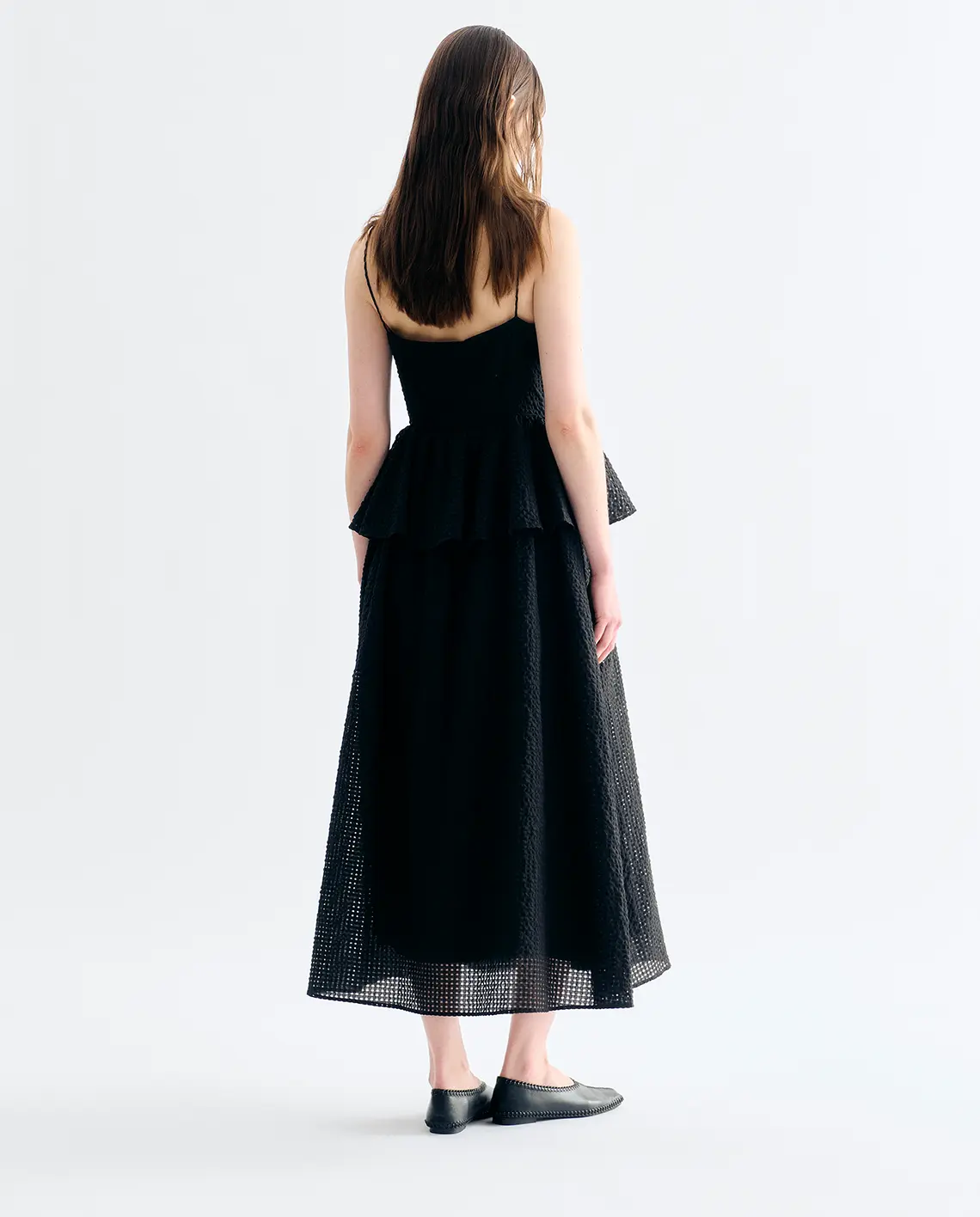 Lovechild_Jane_Dress_Black_Model_Back_LittleColumbine