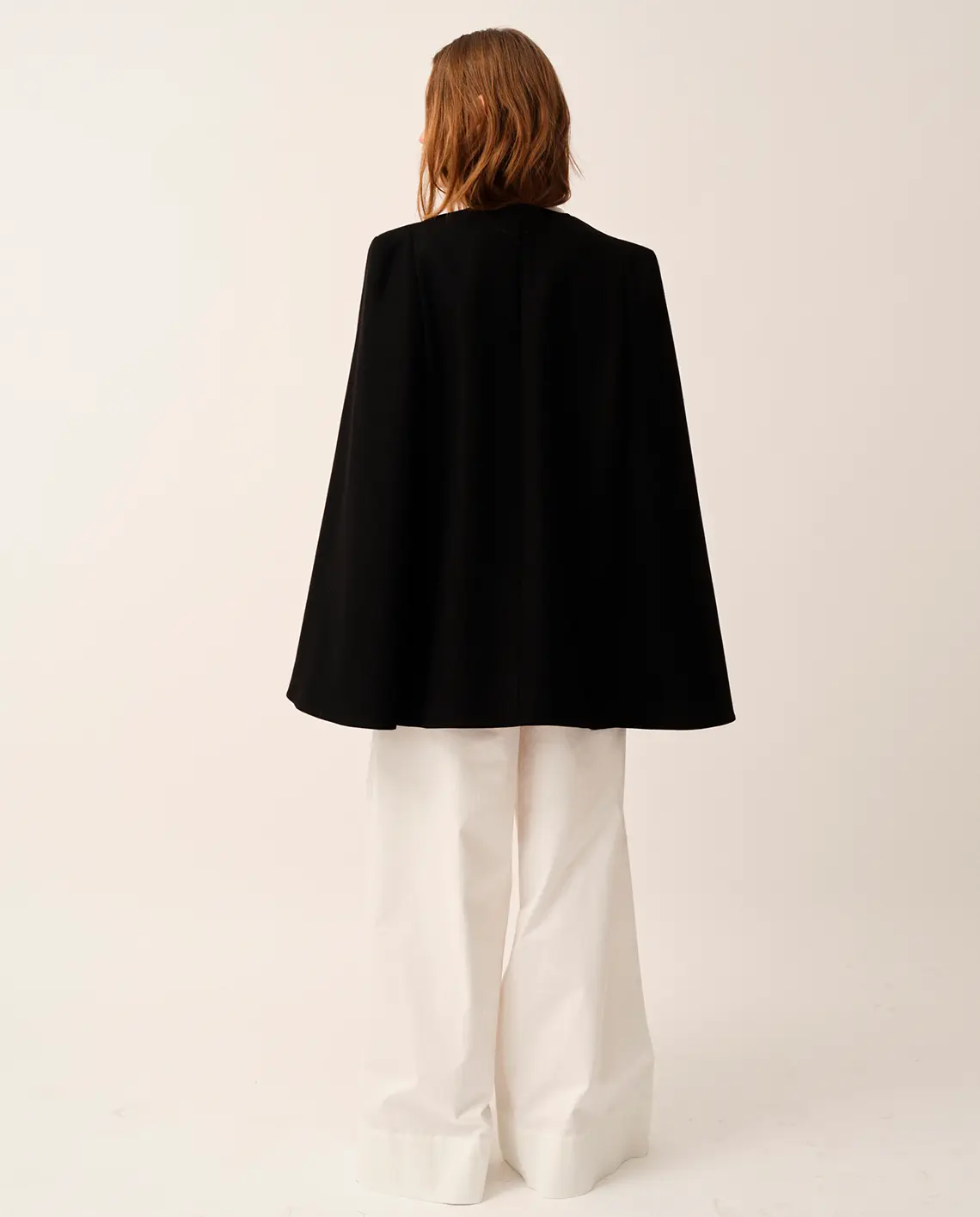 TheGarment_BalliCape_Black_Model_Back_LittleColumbine